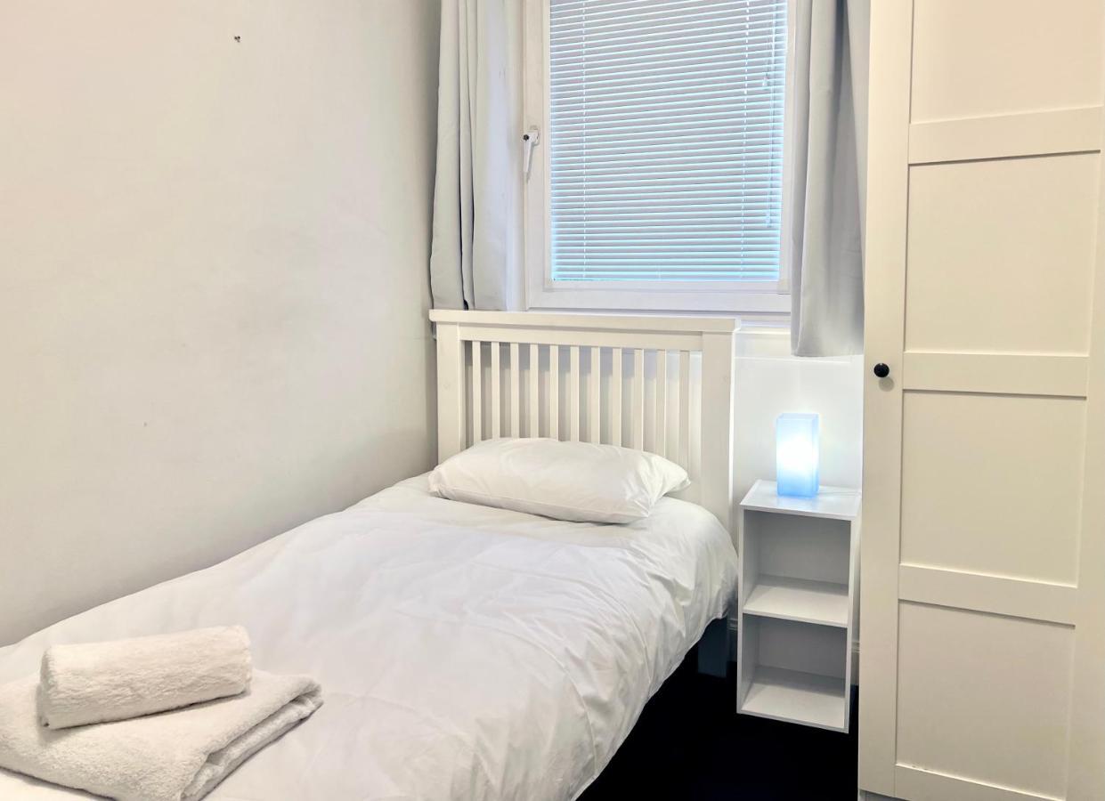 Roost Hill - Free Parking Zone Hotel Единбург Стая снимка